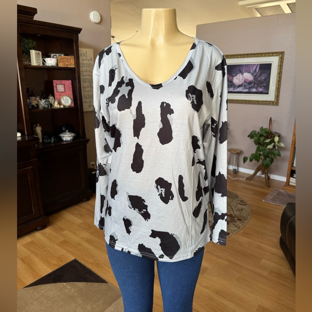 Haute Edition black & gray long sleeve blouse-size M-NWT